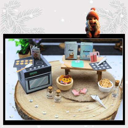 Eine kleine Wichtel Backstube mit Puppenhaus-Charme: Miniatur-Ofen mit frisch gebackenen Keksen, Schüsseln, Backzubehör und Wichtel Briefpapier für kreative Überraschungen. Dieses Wichtelset bringt Weihnachtswichtel Magie direkt ins Zuhause und ergänzt Adventskalender und Wichtel Briefe wunderbar.